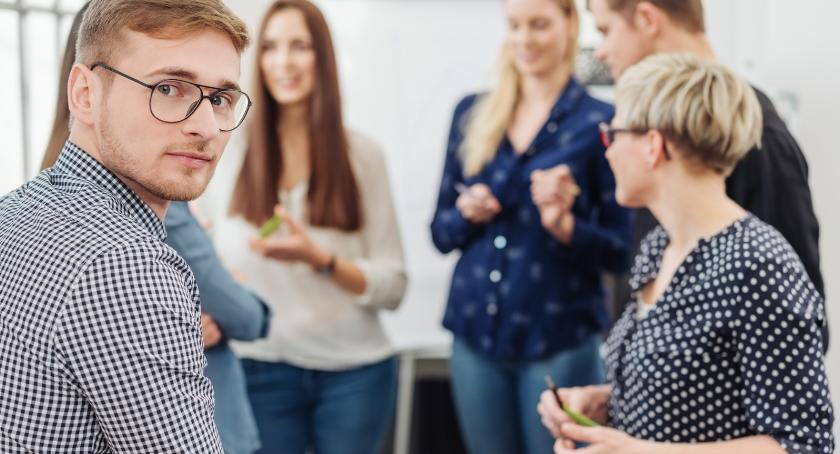 Współpraca szkoły z rodzicami, poradnią psychologiczno-pedagogiczną i innymi podmiotami