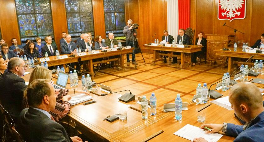 Czy radni w Szczecinku będą mogli zadawać pytania? Koalicja Obywatelska poparła wniosek opozycji