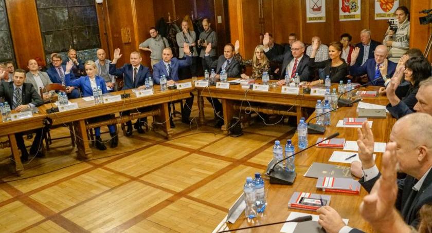 Dworzec PKP, wyciąg narciarski, rekultywacja jeziora. Budżet Szczecinka na 2019 rok przyjęty