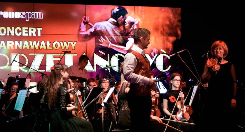 Przetańczyć całą noc. Karnawałowy koncert Szkoły Muzycznej i Kronospanu