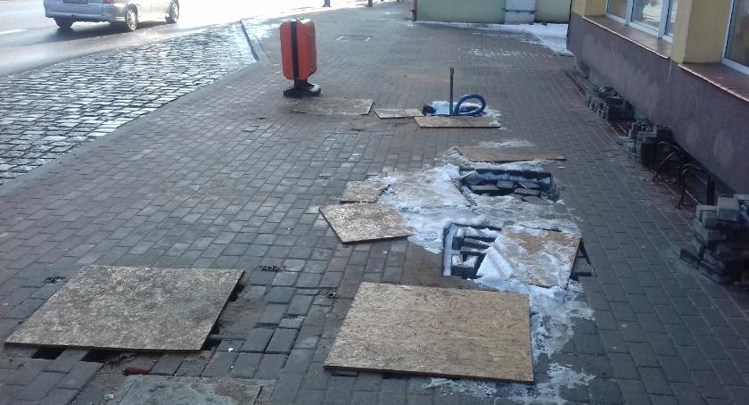 Budowa przystanków: Czy ktoś ma w końcu wpaść w te dziury? (aktualizacja)