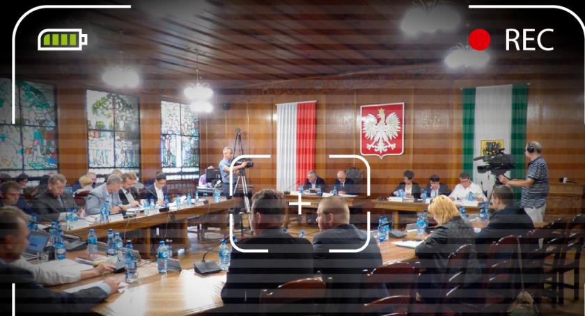 Co z płatnymi 