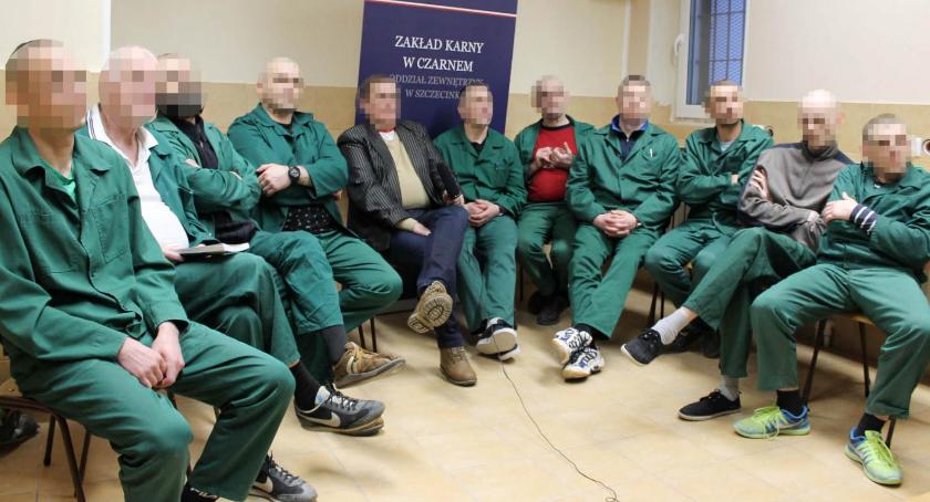 Anonimowi Alkoholicy wspierają się także w więzieniu 