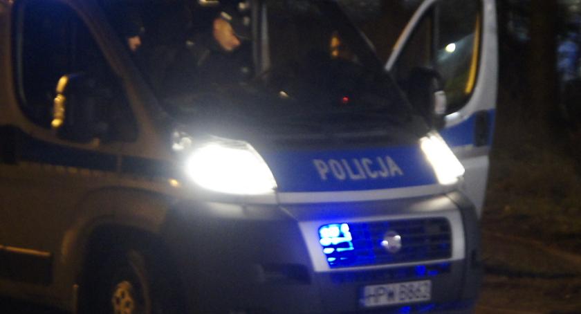 Przejechał przez tory na czerwonym świetle. Był pijany