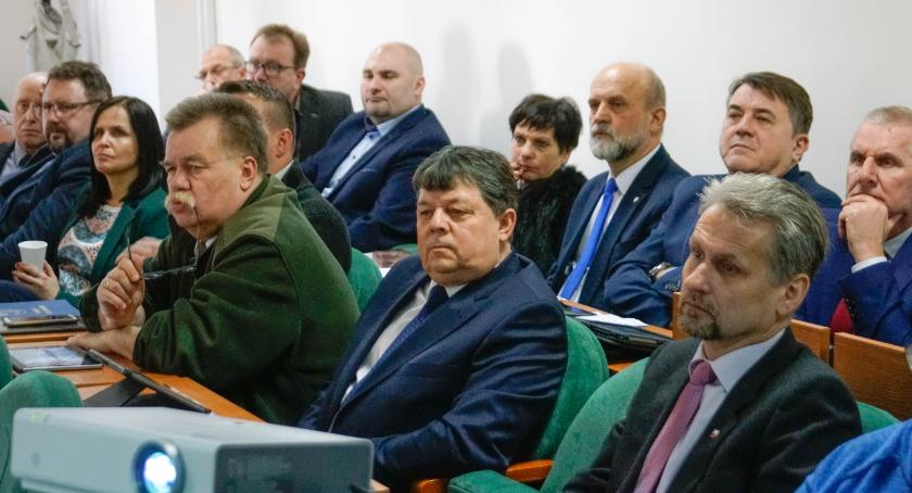 Szykują się zmiany personalne w radzie i Zarządzie Powiatu