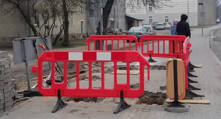 Przystanek zostanie cofnięty, nie zagrodzi całego chodnika