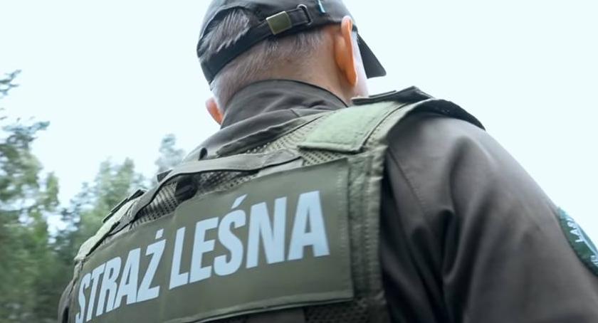 Strażnicy leśni pomogli odnaleźć zaginioną 83-latkę