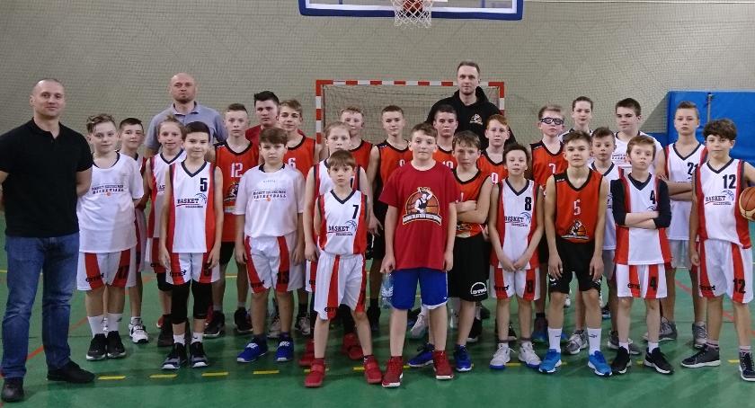Emet Basket na meczach kontrolnych w Pile