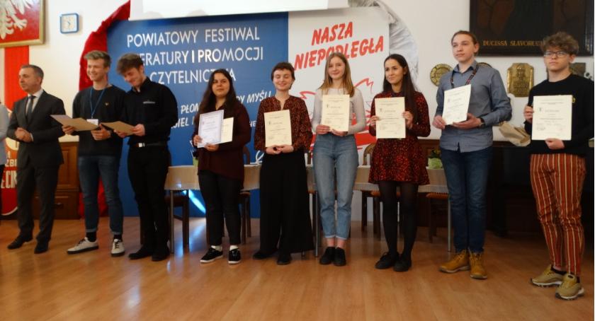 Młodzi nadal pięknie czytają i kochają polszczyznę