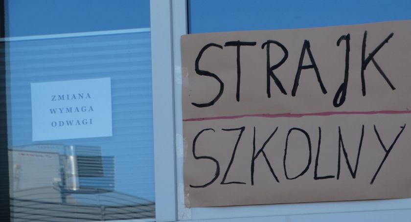 Strajk nauczycieli w Szczecinku. Czy uczniowie powinni nadrabiać stracone zaległości? (sonda)