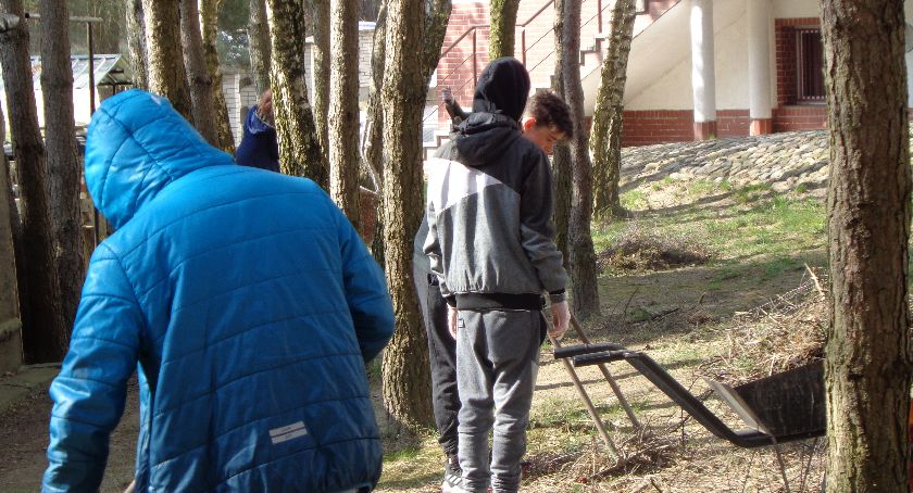 Młodzież z OHP w Szczecinku pomogła hospicjum