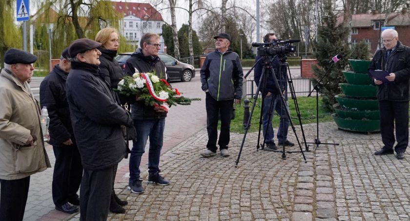 Upamiętniono 9. rocznicę katastrofy smoleńskiej. W Szczecinku wyjątkowo skromnie