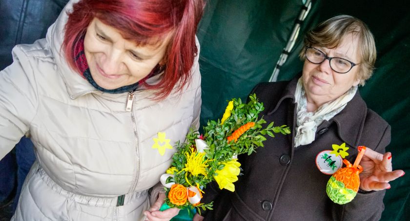 Sprzedają ozdoby i pomagają hospicjum. Stowarzyszenie Aktywnych Kobiet po raz 16 zorganizowało kiermasz 