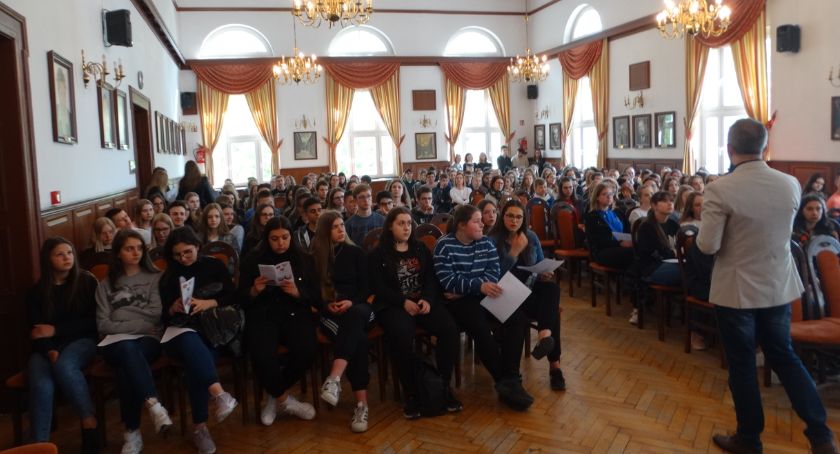 Setki uczniów na Dniach Otwartych w I LO