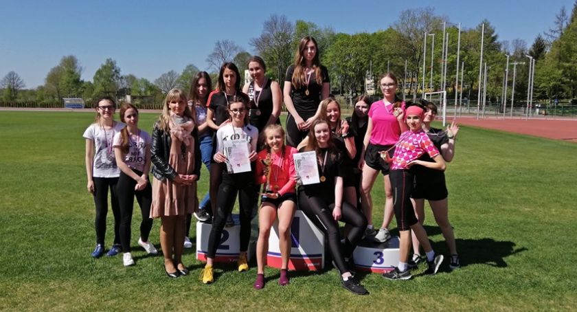 Dziewczyny z I LO ponownie najlepsze w Szkolnej Lidze Lekkoatletycznej