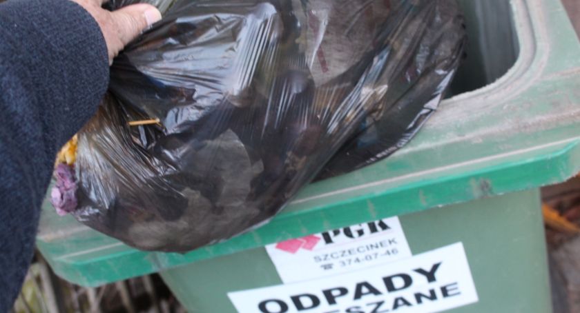 Radni przegłosują podwyżkę cen śmieci, nie będą liczone z wodą. Jak długo?