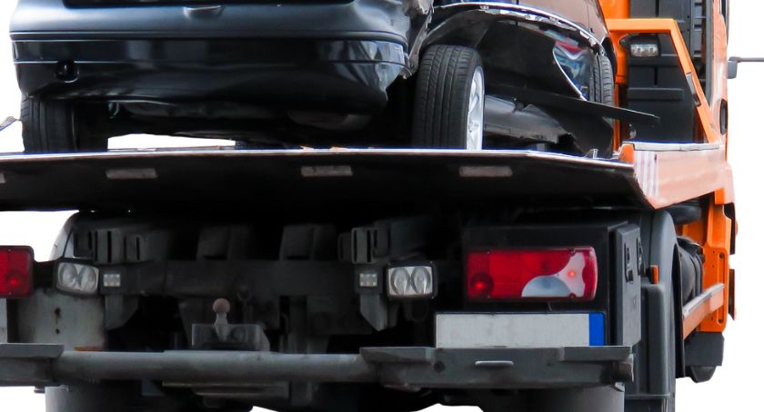 Jak zabiorą - zapłacisz. Powiatowa autolaweta kosztuje, ale i tak jest tańsza niż gdzie indziej