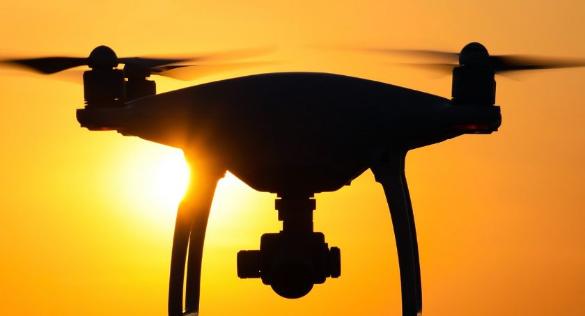 Naucz się jak i gdzie możesz latać dronem