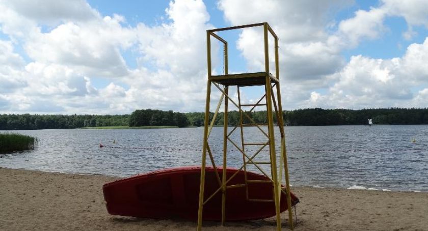 W Szczecinku rusza sezon kąpielowy. Plaża wojskowa zamknięta