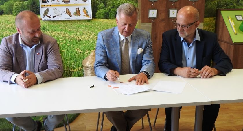 Umowy na żaglówki - podpisane