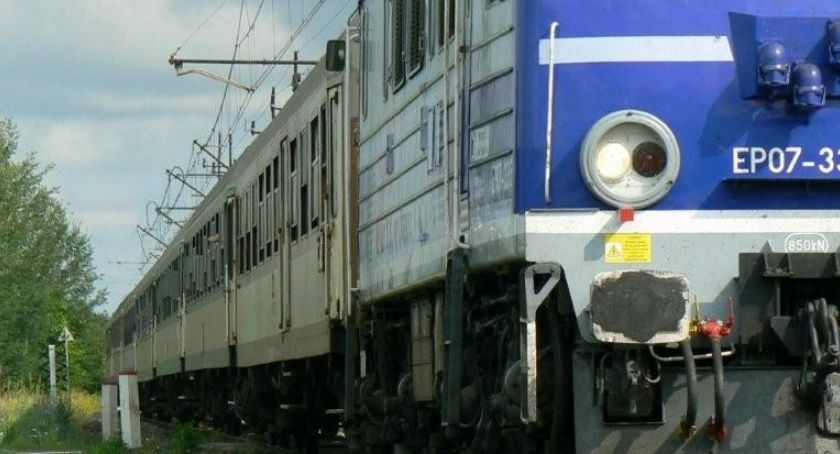 W Szczecinku mężczyzna wtargnął pod pociąg. Zginął na miejscu