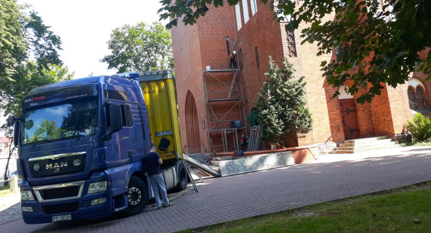 W Szczecinku ruszył ostatni etap remontu wieży kościoła mariackiego