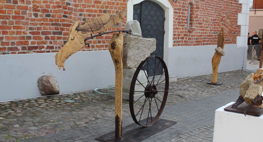 Art Piknik 2019. Cykl rzeźb i wystawa fotografii
