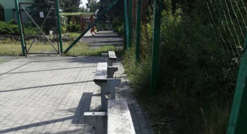 Piwko na boisku szkolnym skończyło się wcześniej