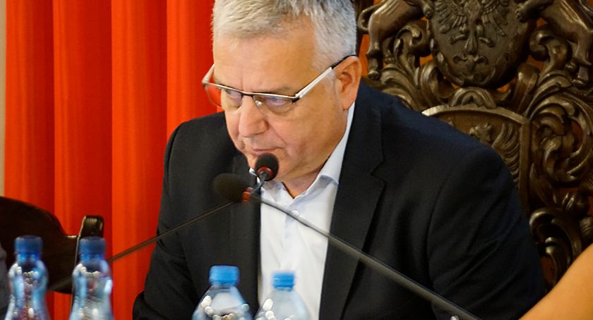 Burmistrz Szczecinka tłumi krytykę prasową? Policja: Trwa dochodzenie o przestępstwo