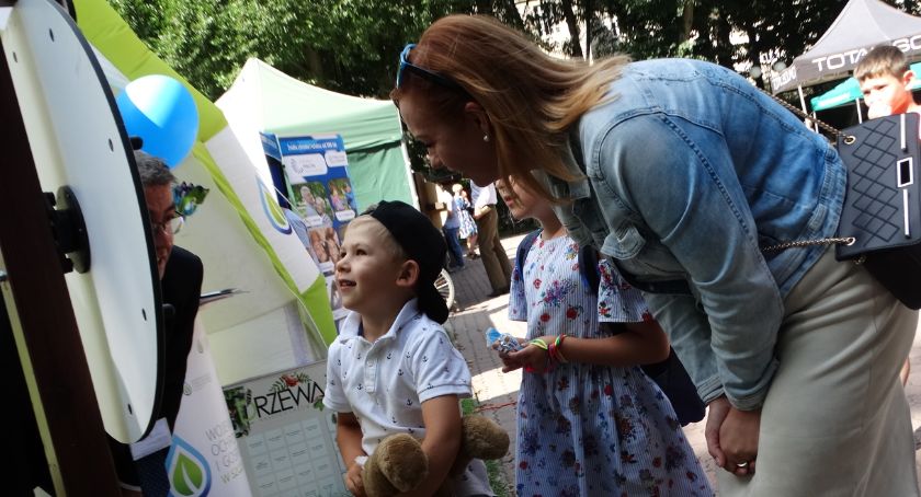 Poczęstunek, muzyka i zabawa. Odbył się trzeci Patriotyczny Piknik Rodzinny