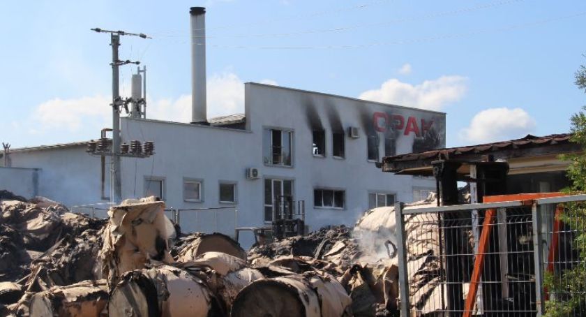 Spłonął zakład produkcyjny w Szczecinku. W poniedziałek ważne spotkanie z pracownikami
