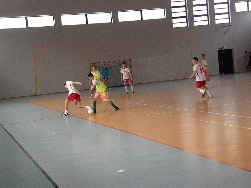 Piłka halowa: Powitanie  wiosny  na  sportowo