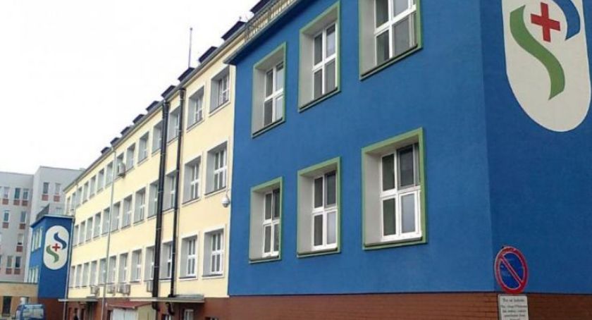 Zaległy ZUS, wysokie nagrody i premie... Co o problemach finansowych szpitala w Szczecinku wiedziało miasto?