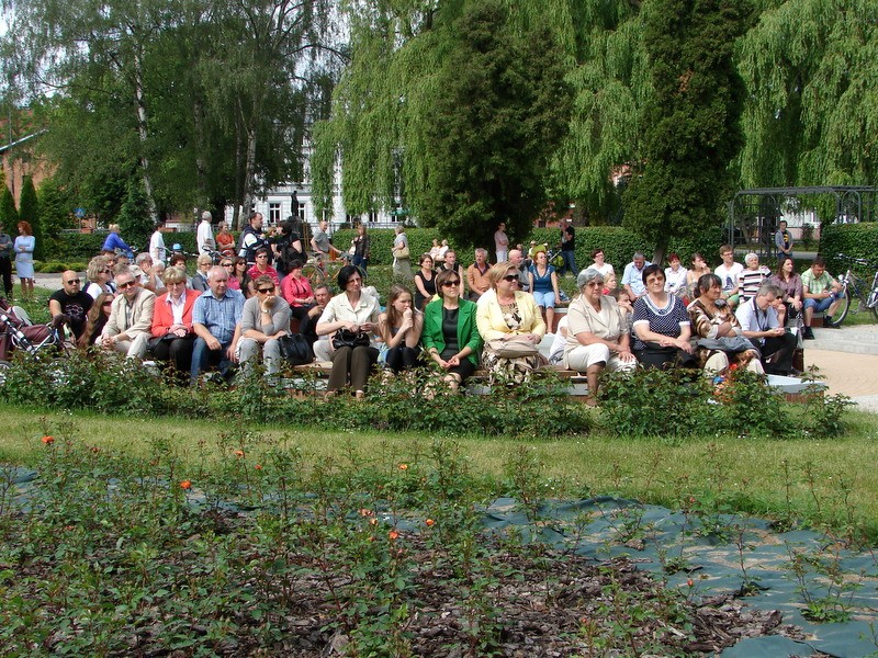 Jak pachnie muzyka? Koncert w ogrodzie różanym