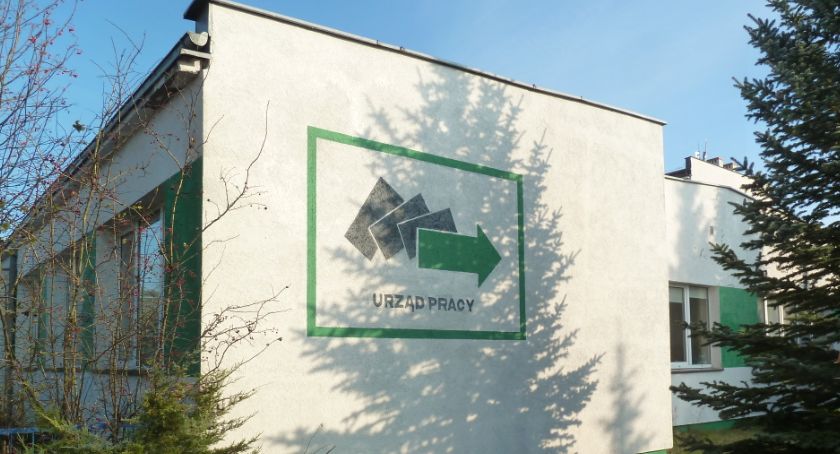 Oferty pracy w powiecie. Tapicer, ślusarz, operator, kierowca, hydraulik i kilkadziesiąt innych