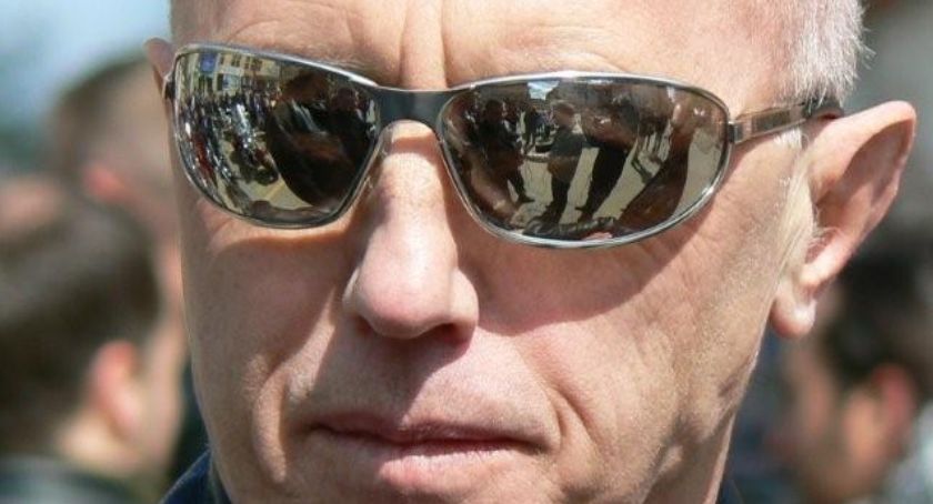 Kandydat KO za eutanazją, małżeństwami par homoseksulanych. „Bogurodzica” w szkołach jako przykład działania PiS
