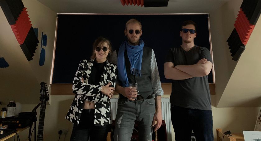 Sarka Heronimek i „Breathe Me”. Posłuchaj drugiego singla zespołu