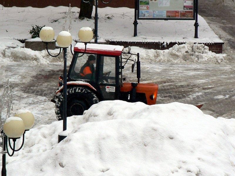 Zima, jaka jest, każdy widzi. Nieustająca walka z lodem i śniegiem 