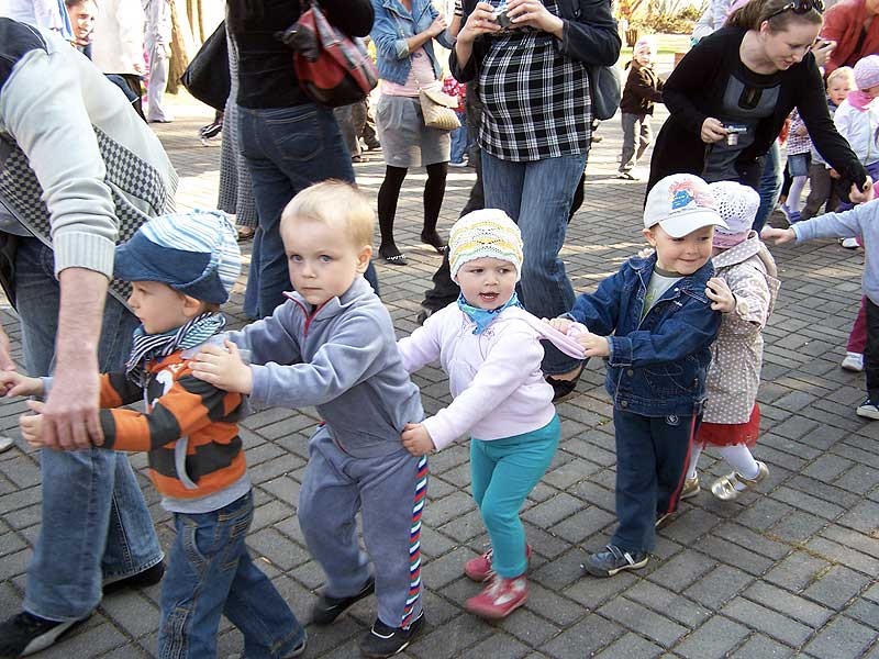 Miasteczko dzieci: Zabawy z zajączkiem