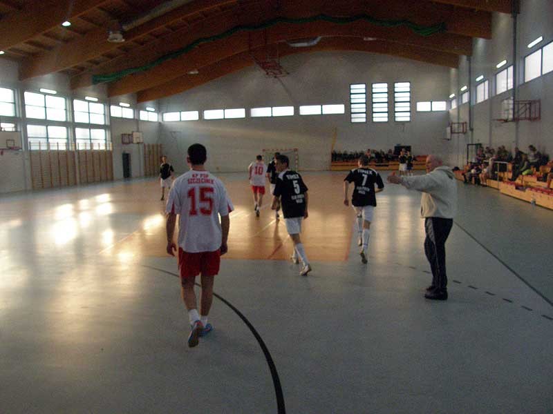 Sensacja  w  „halówce”