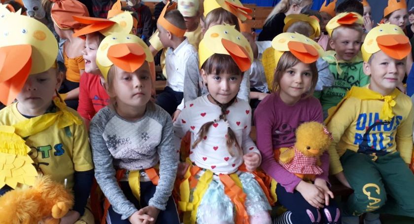 Inwazja kaczek, lisów i zajęcy, czyli Festiwal Zwierząt w Szkole Podstawowej w Starym Chwalimiu