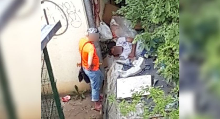 Jak na listopad jest ciepło. Bezdomni nadal sypiają pod balkonami albo na śmietnikach