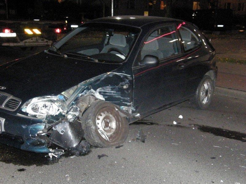 Renault uderzył w daewoo. Mandat, ale auta raczej na złom