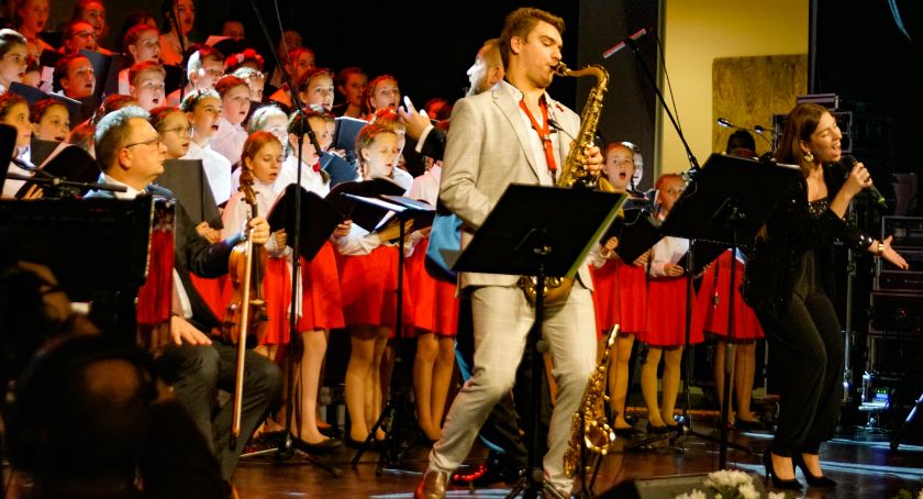 Pieśni patriotyczne na jazzowo i ludowo. Wielki koncert dla Niepodległej Szczecinku