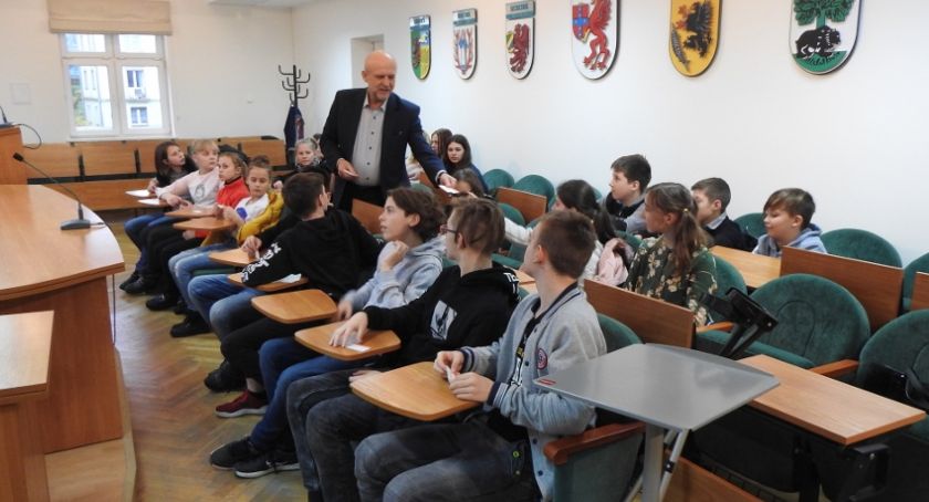 Uczniowie SP6 z wizytą w starostwie