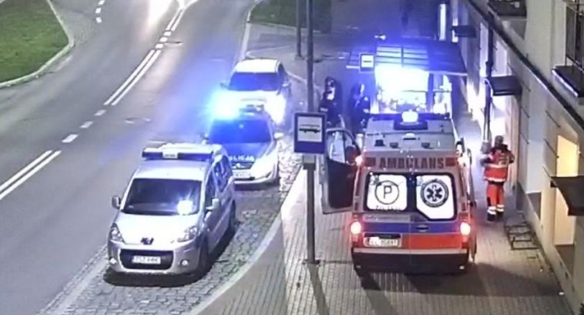 Najpierw zdemolował przystanek, potem uderzył chłopca