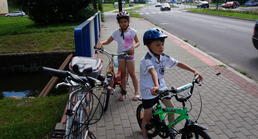 Ścieżką rowerowa do Parsęcka niekoniecznie po drodze dla rowerów. Gmina ma kłopot