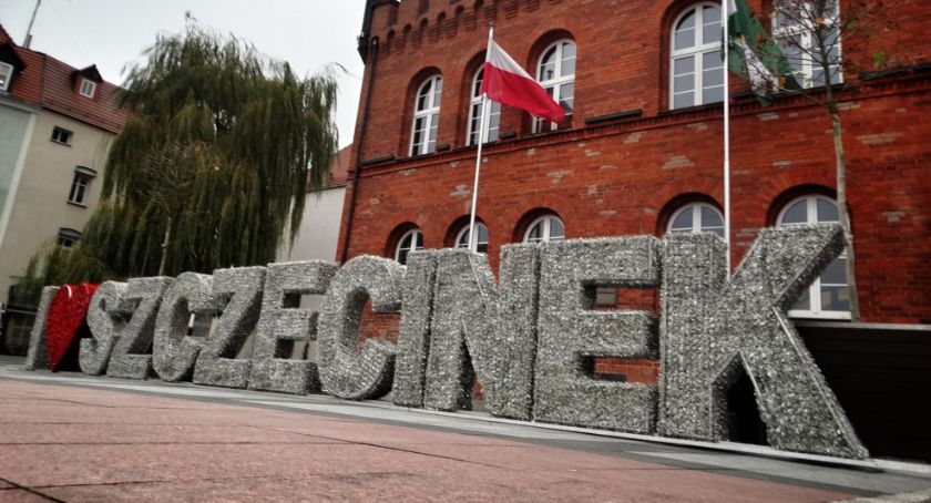 Napis „I love Szczecinek” wrócił na plac Wolności!