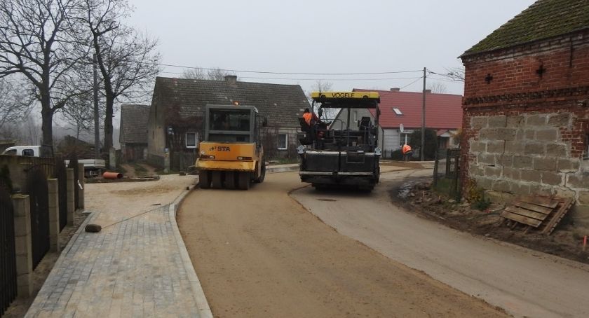 Powiat: Drogi, drogi i jeszcze raz drogi