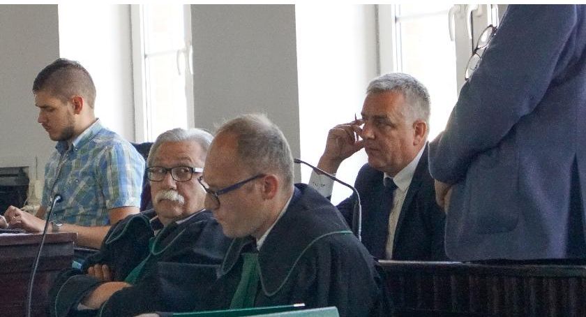 Czytelnicy komentują wyrok sądu. Od „Wstydzę się za takiego burmistrza” po „piłka dalej jest w grze”